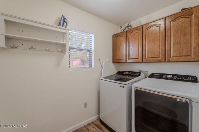 1493 W Hidden Crest Court, Green Valley, AZ 85622