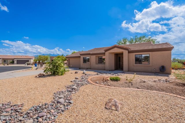 1493 W Hidden Crest Court, Green Valley, AZ 85622