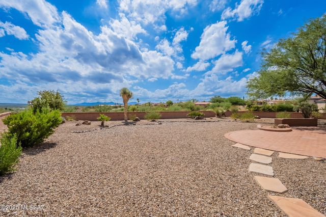 1493 W Hidden Crest Court, Green Valley, AZ 85622