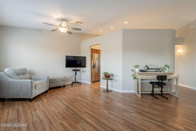 1493 W Hidden Crest Court, Green Valley, AZ 85622