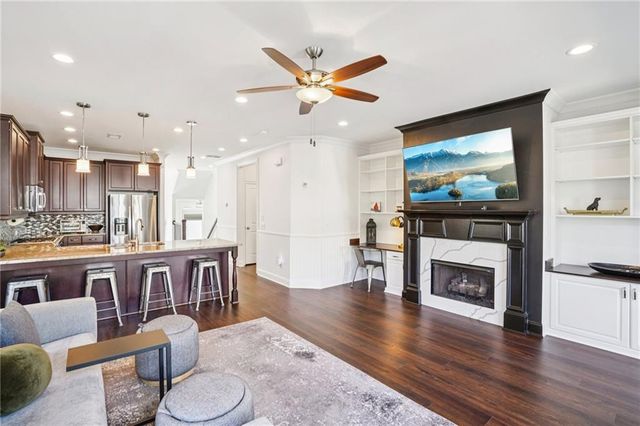 124 Laurel Crest Alley, Johns Creek, GA 30024