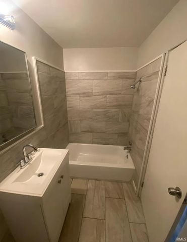 2121 Linden Avenue, South Bend, IN 46628