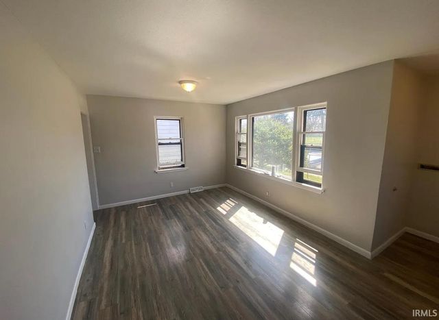 2121 Linden Avenue, South Bend, IN 46628