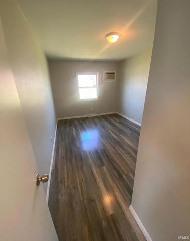 2121 Linden Avenue, South Bend, IN 46628