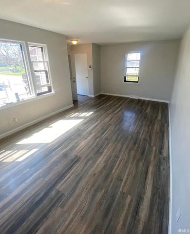 2121 Linden Avenue, South Bend, IN 46628