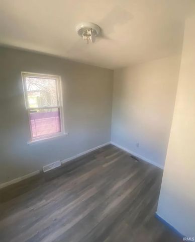 2121 Linden Avenue, South Bend, IN 46628