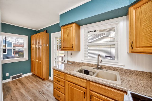 3702 54th Street, Des Moines, IA 50310