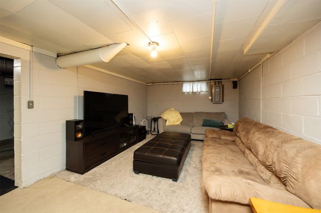 3702 54th Street, Des Moines, IA 50310