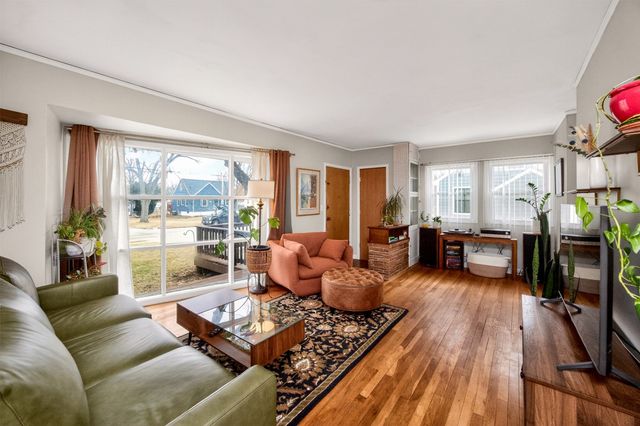 3702 54th Street, Des Moines, IA 50310