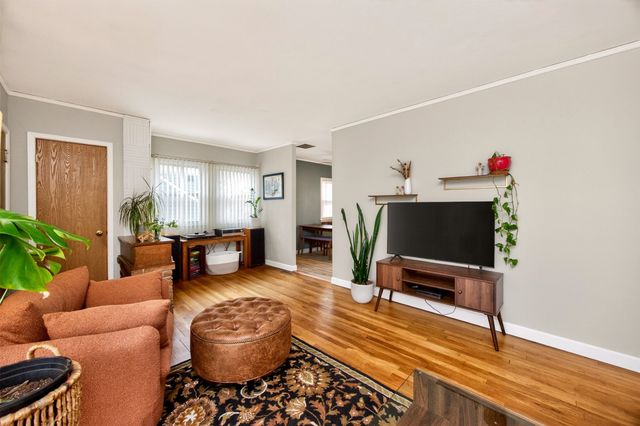 3702 54th Street, Des Moines, IA 50310