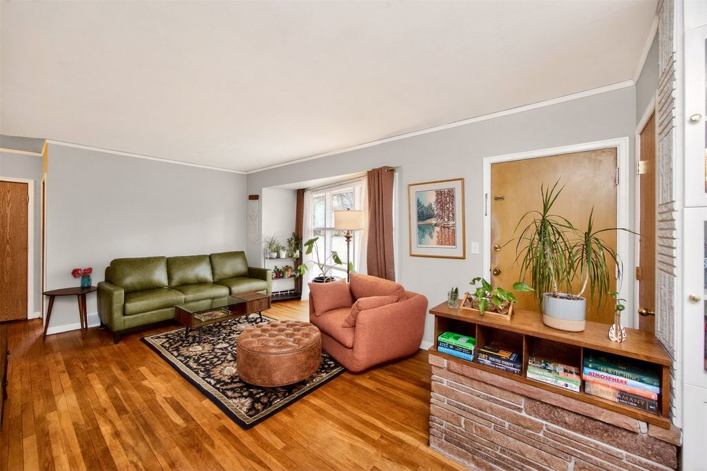 3702 54th Street, Des Moines, IA 50310