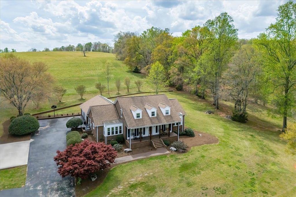 187 Meadow Brook Lane, Pickens, SC 29671