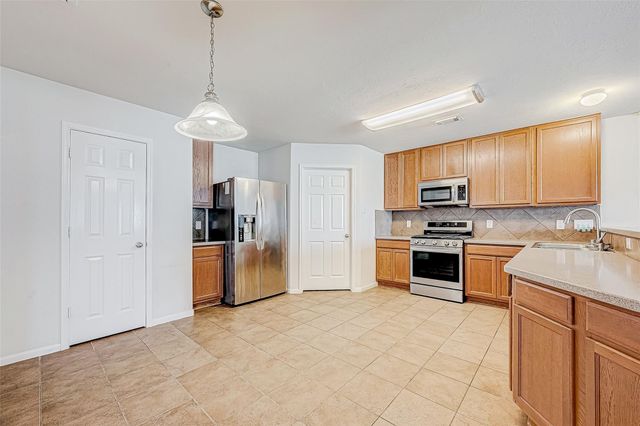 2919 Texas Trail Lane, Manvel, TX 77578