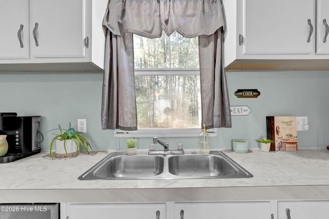 307 Buttonwood Court, Rocky Point, NC 28457