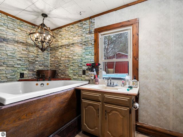 6757 19 Mile Road, Marion, MI 49665