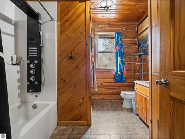 6757 19 Mile Road, Marion, MI 49665
