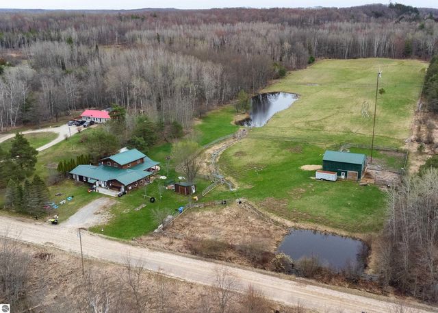 6757 19 Mile Road, Marion, MI 49665