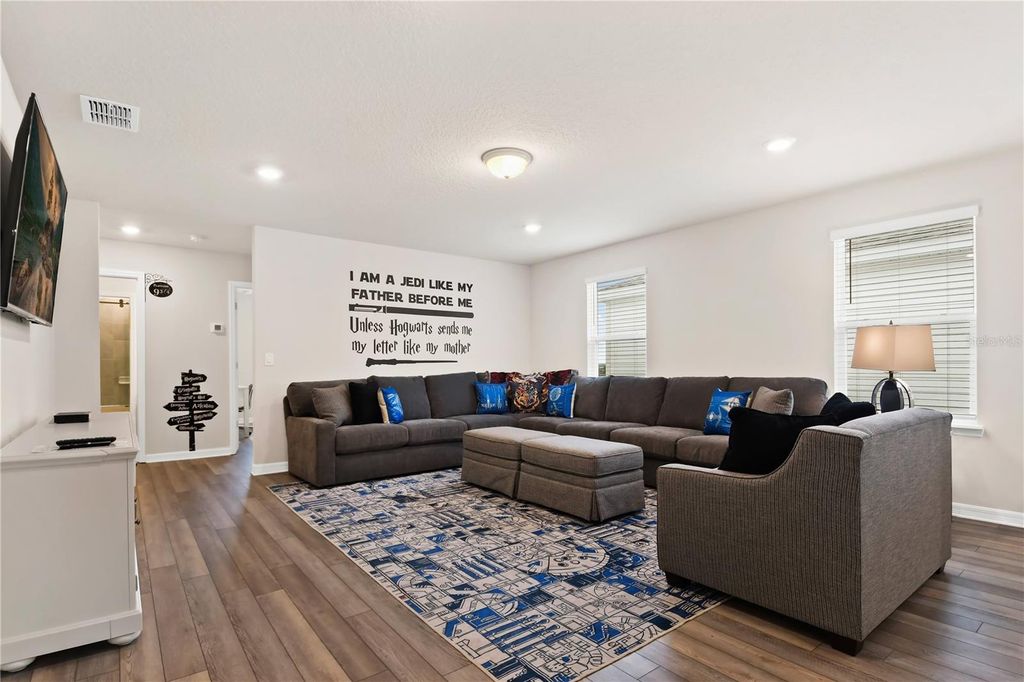 Image 22 of property listing at 1707 KONA LANE, Davenport, FL 33897