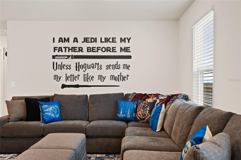 Image 23 of property listing at 1707 KONA LANE, Davenport, FL 33897