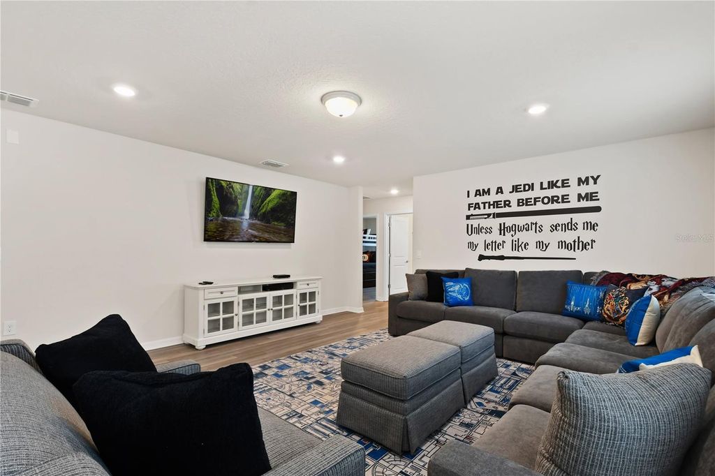 Image 24 of property listing at 1707 KONA LANE, Davenport, FL 33897