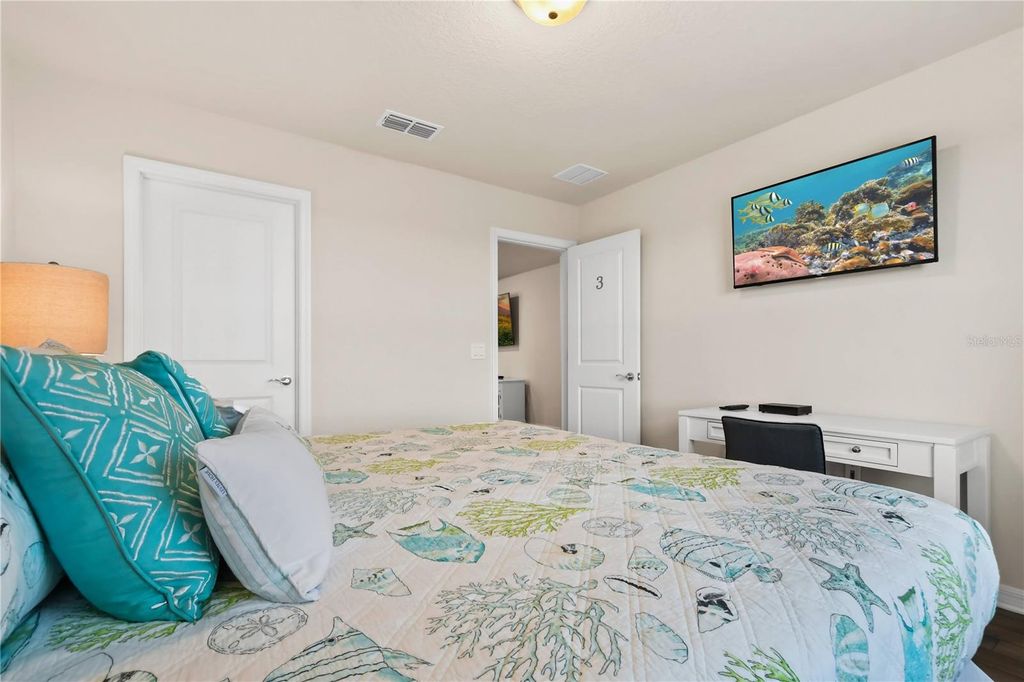 Image 28 of property listing at 1707 KONA LANE, Davenport, FL 33897