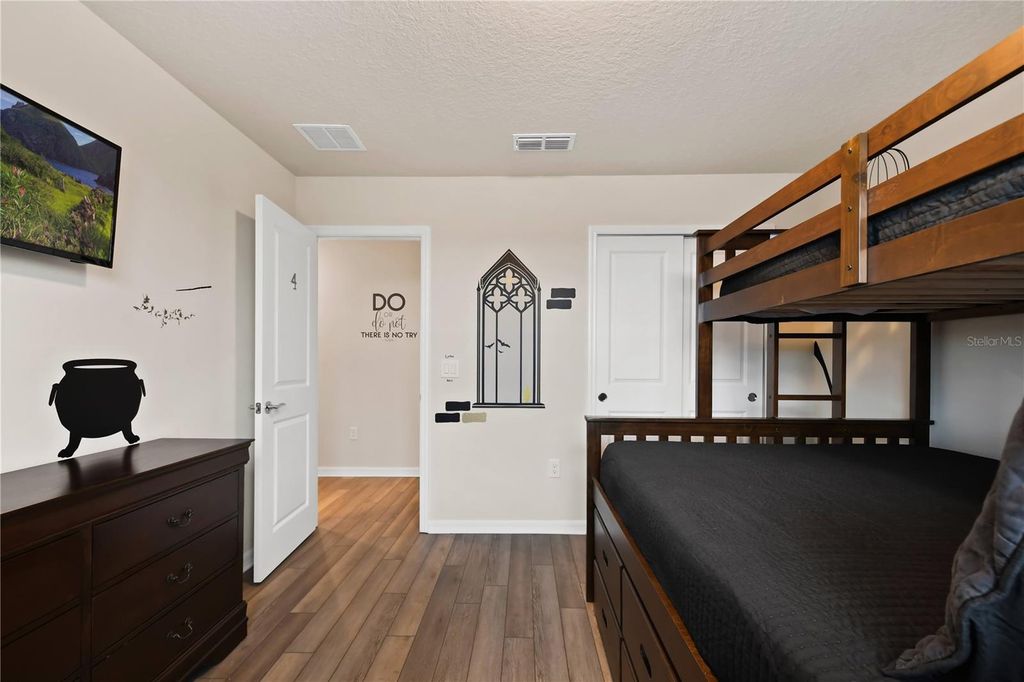 Image 32 of property listing at 1707 KONA LANE, Davenport, FL 33897