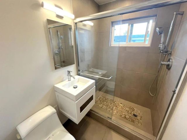 804 Clark Avenue, Encinitas, CA 92024