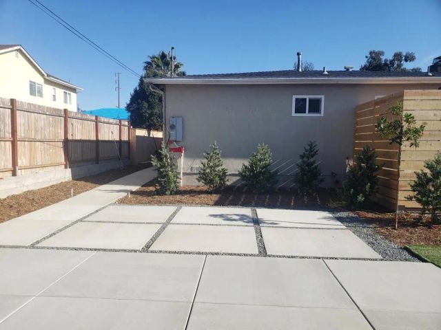 804 Clark Avenue, Encinitas, CA 92024