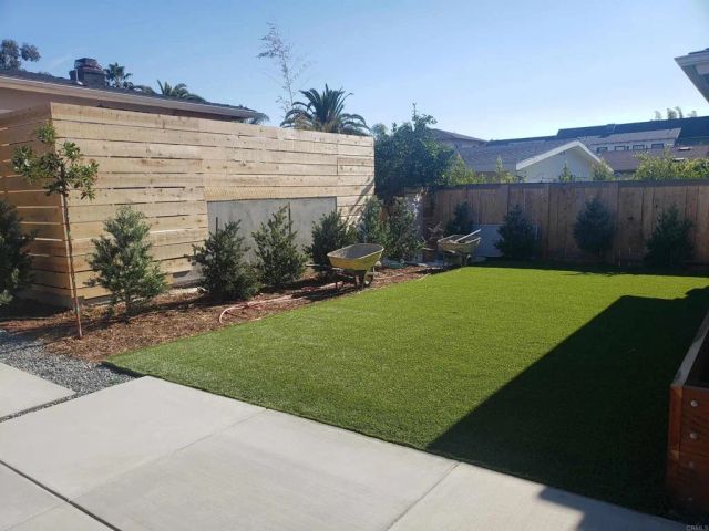 804 Clark Avenue, Encinitas, CA 92024