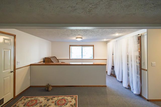 12829 W Suncrest Dr, Nine Mile Falls, WA 99026