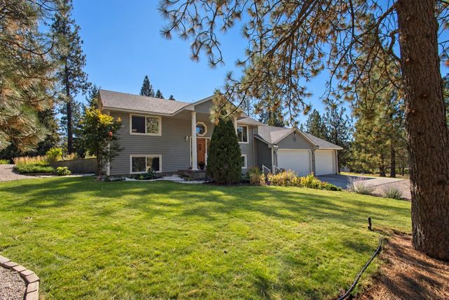 12829 W Suncrest Dr, Nine Mile Falls, WA 99026