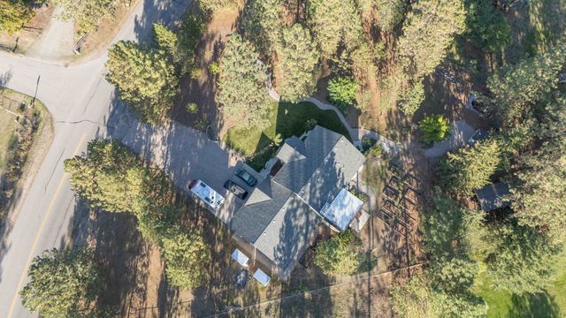 12829 W Suncrest Dr, Nine Mile Falls, WA 99026