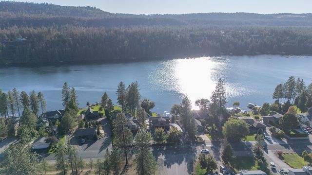 12829 W Suncrest Dr, Nine Mile Falls, WA 99026