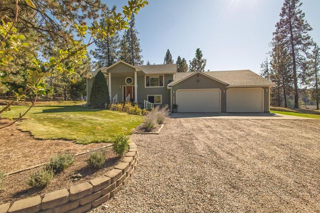 12829 W Suncrest Dr, Nine Mile Falls, WA 99026