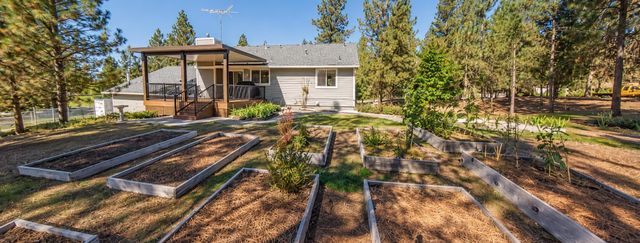 12829 W Suncrest Dr, Nine Mile Falls, WA 99026