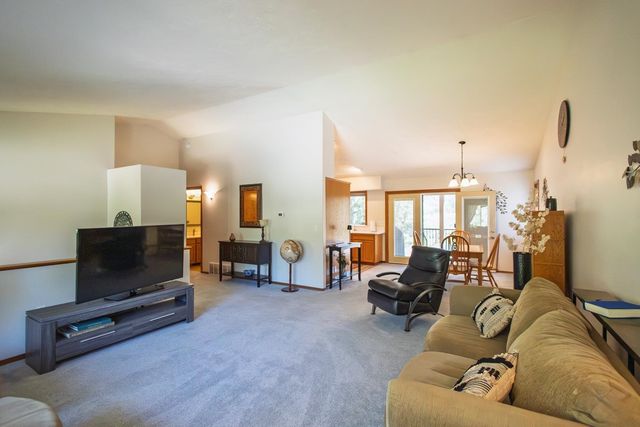12829 W Suncrest Dr, Nine Mile Falls, WA 99026