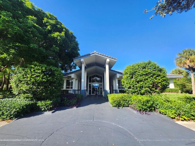 120 NW 189th Avenue NW, Pembroke Pines, FL 33029