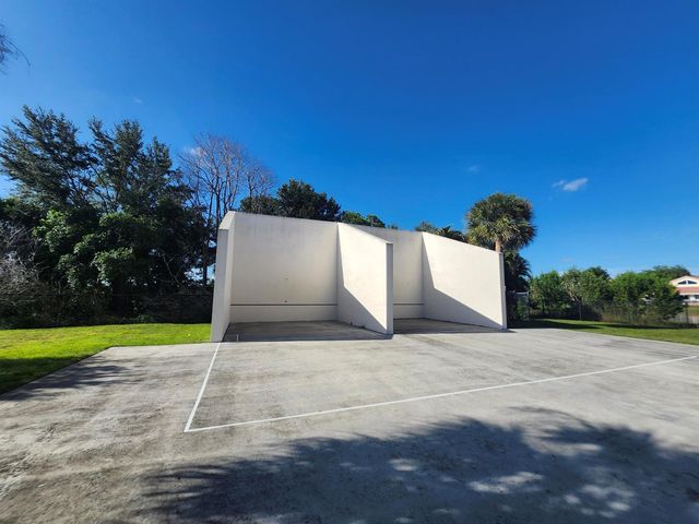 120 NW 189th Avenue NW, Pembroke Pines, FL 33029
