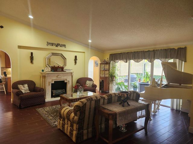 120 NW 189th Avenue NW, Pembroke Pines, FL 33029