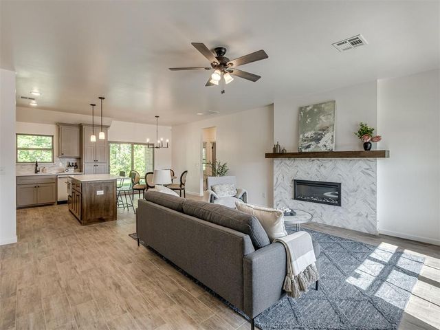 120 Mountain Laurel Way, Noble, OK 73068