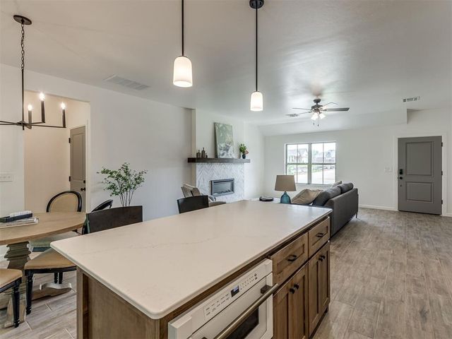 120 Mountain Laurel Way, Noble, OK 73068