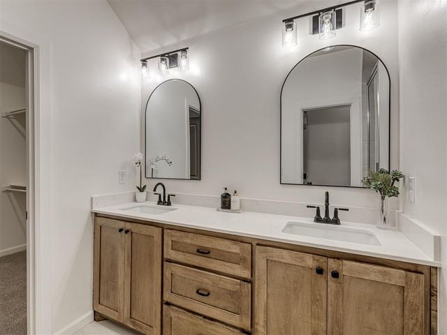 120 Mountain Laurel Way, Noble, OK 73068