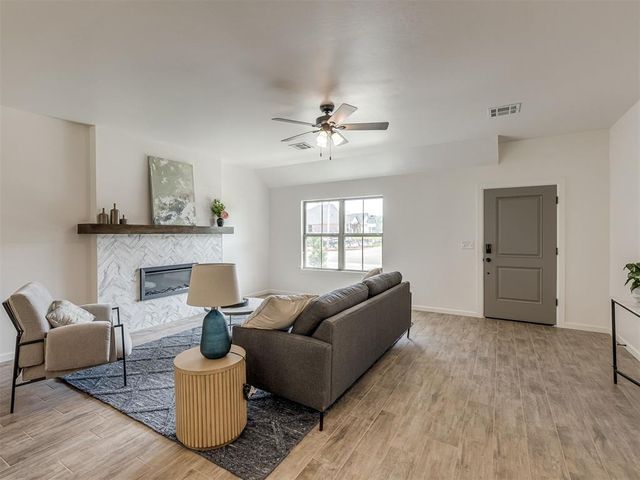 120 Mountain Laurel Way, Noble, OK 73068