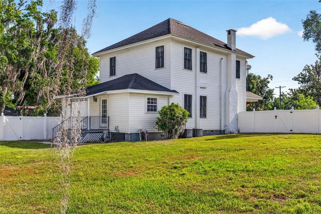 14107 17TH STREET, Dade City, FL 33525