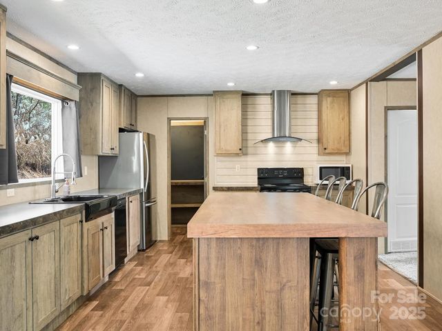 181 Azalea Circle, Marshall, NC 28753