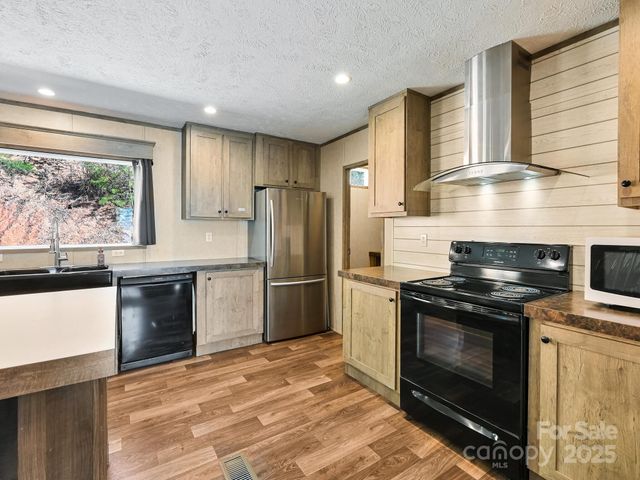 181 Azalea Circle, Marshall, NC 28753