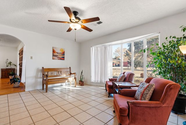 7601 Vista Del Arroyo Avenue NE, Albuquerque, NM 87109