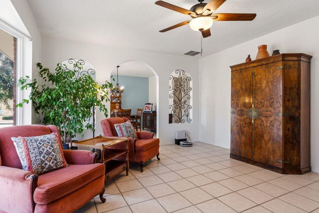 7601 Vista Del Arroyo Avenue NE, Albuquerque, NM 87109