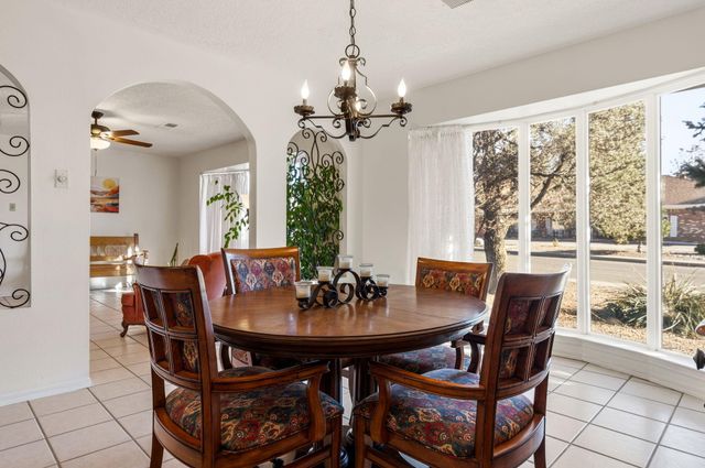 7601 Vista Del Arroyo Avenue NE, Albuquerque, NM 87109