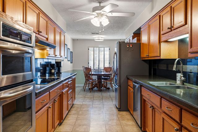 7601 Vista Del Arroyo Avenue NE, Albuquerque, NM 87109